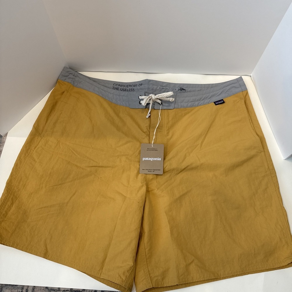 NWT PATAGONIA MEN'S WAVE FAIR HYBRID WALK SHORTS – 18 INCHES SIZE 40